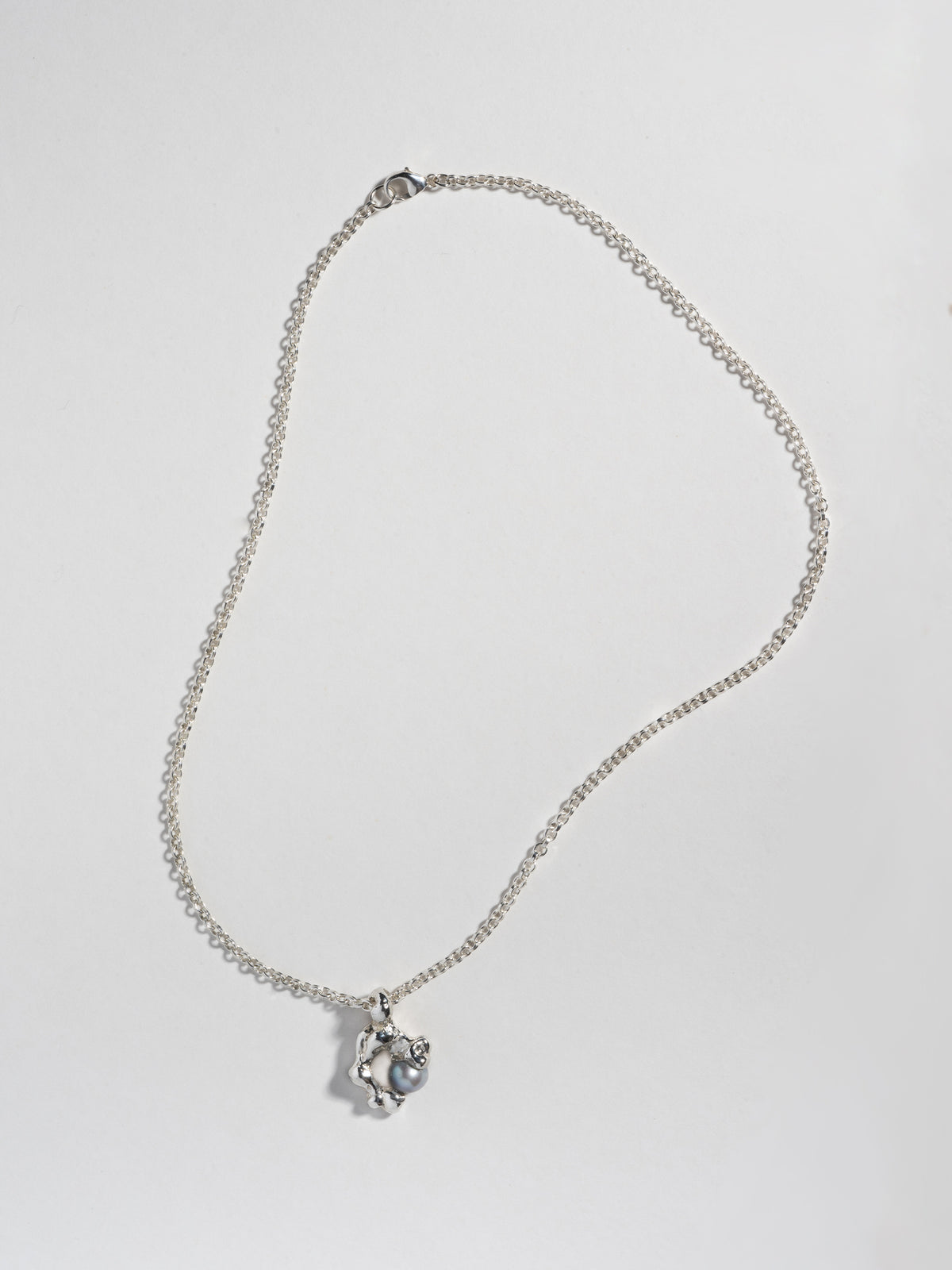 Sterling silver FELLINI Necklace with grey freshwater pearl 