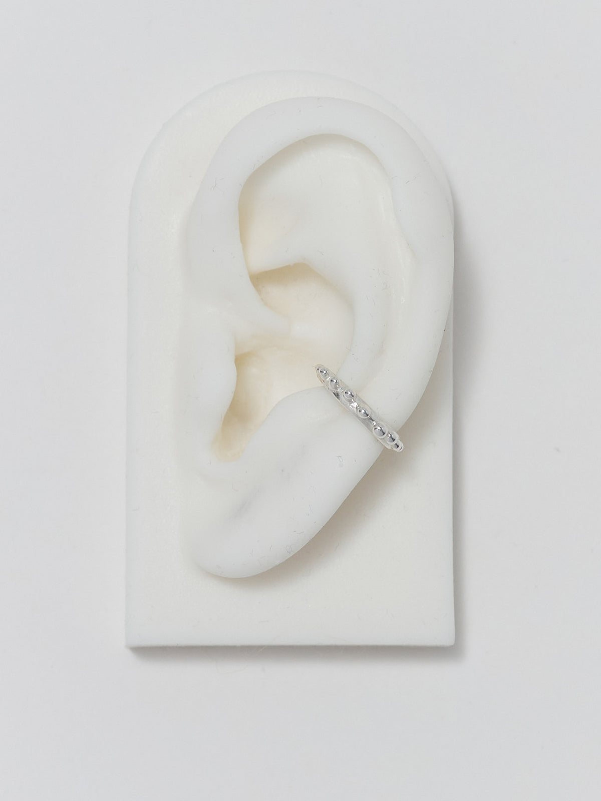 FARIS DOTTO EAR CUFF MINI IN SILVER