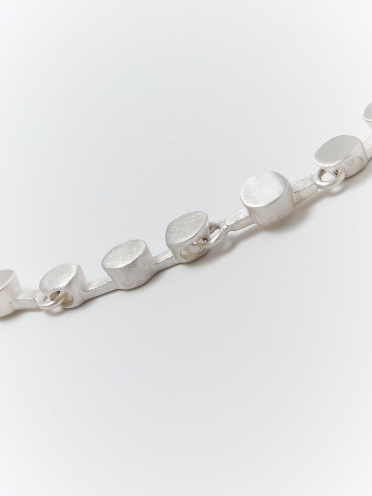 NAIL Collar