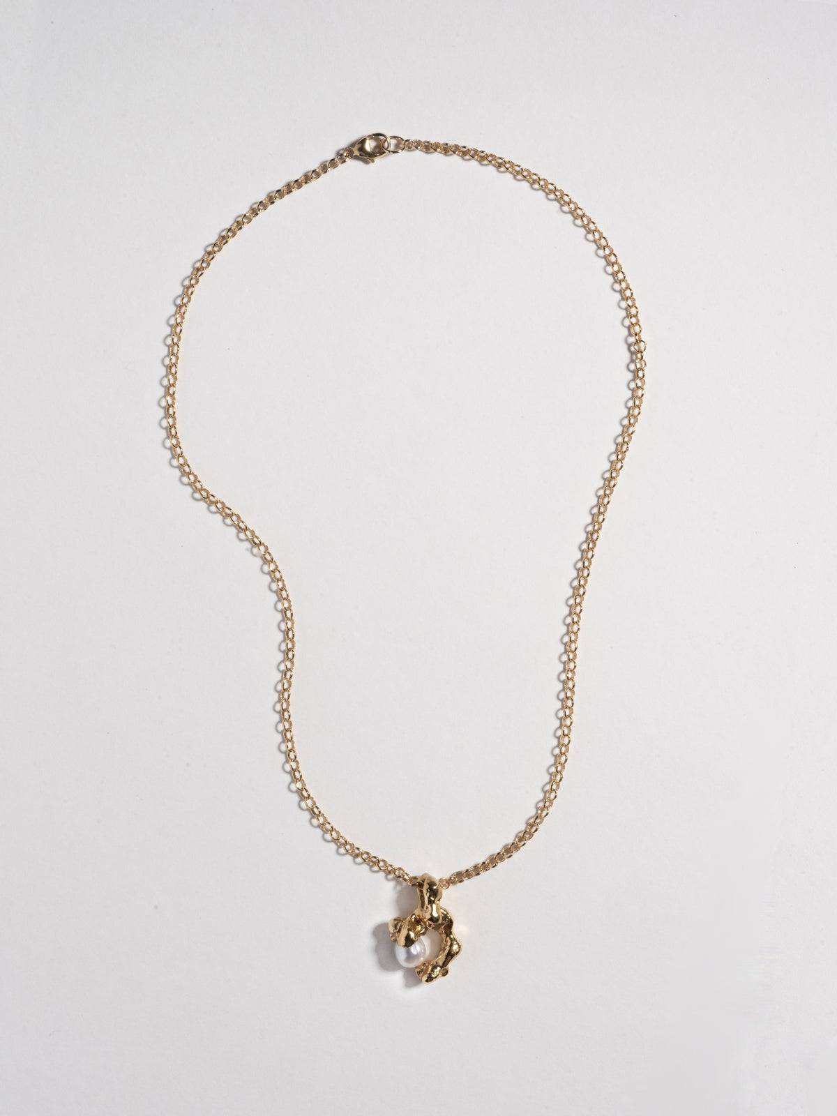 14k gold plated FELLINI Necklace with white freshwater pearl