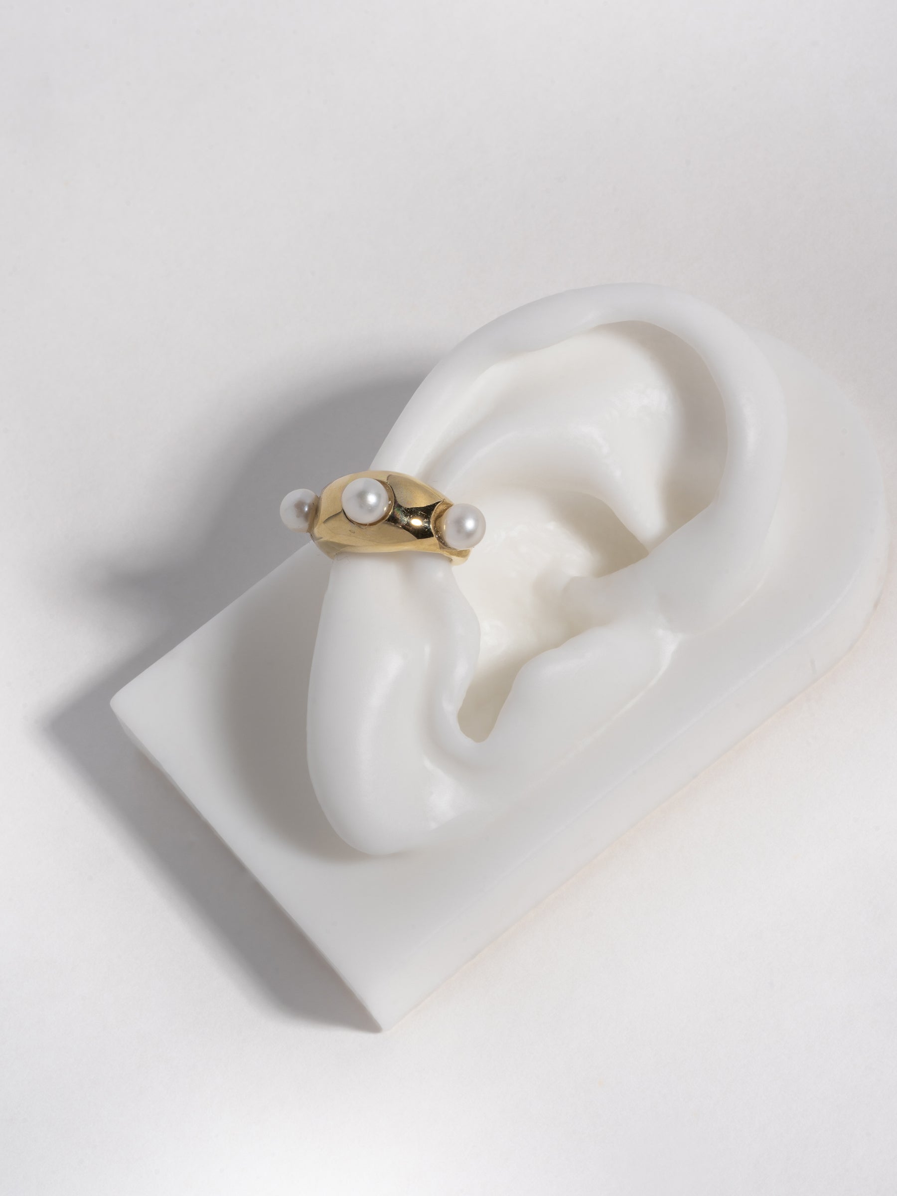 SMALL BUBBLE EAR CUFF