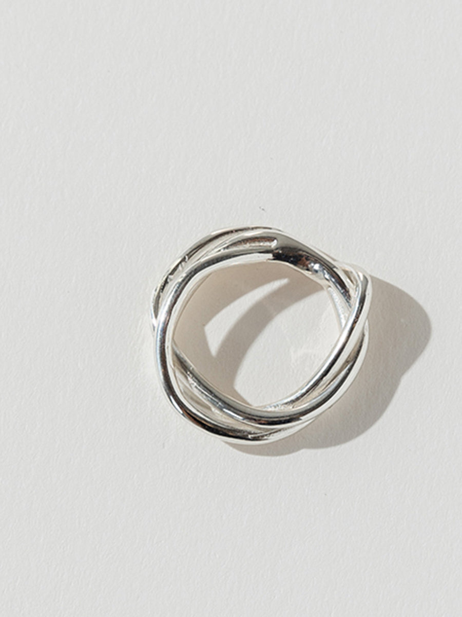 TANGLE RING